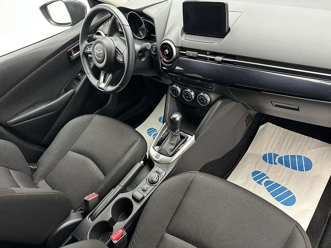 Mazda 2 - Thumbnail 11