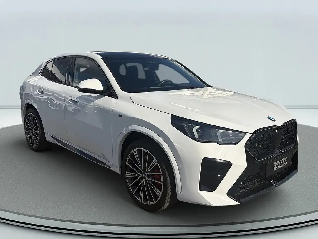 BMW X2 - Thumbnail 4