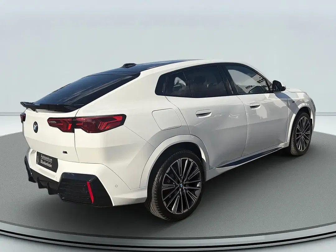 BMW X2 - Thumbnail 5
