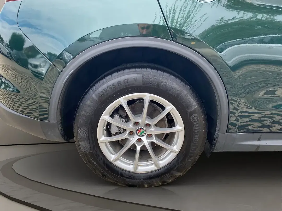Alfa Romeo Stelvio - Thumbnail 10