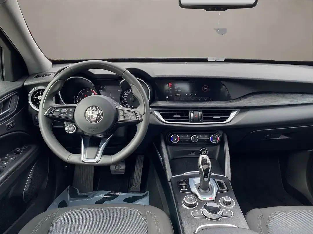 Alfa Romeo Stelvio - Thumbnail 11