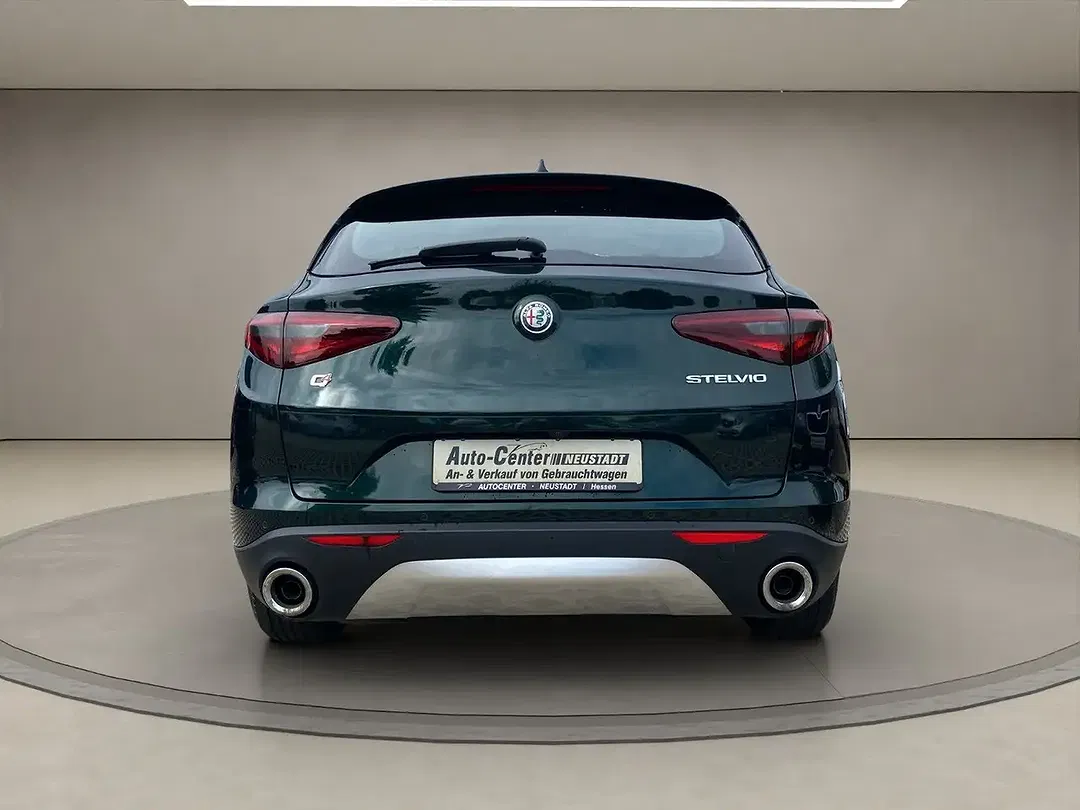 Alfa Romeo Stelvio - Thumbnail 4