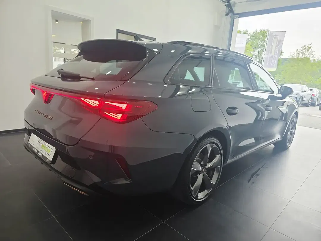 CUPRA Leon - Thumbnail 4