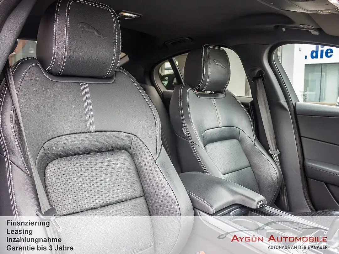Jaguar XE - Thumbnail 10