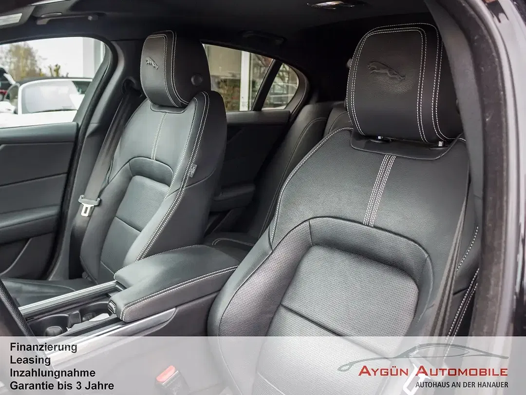 Jaguar XE - Thumbnail 12
