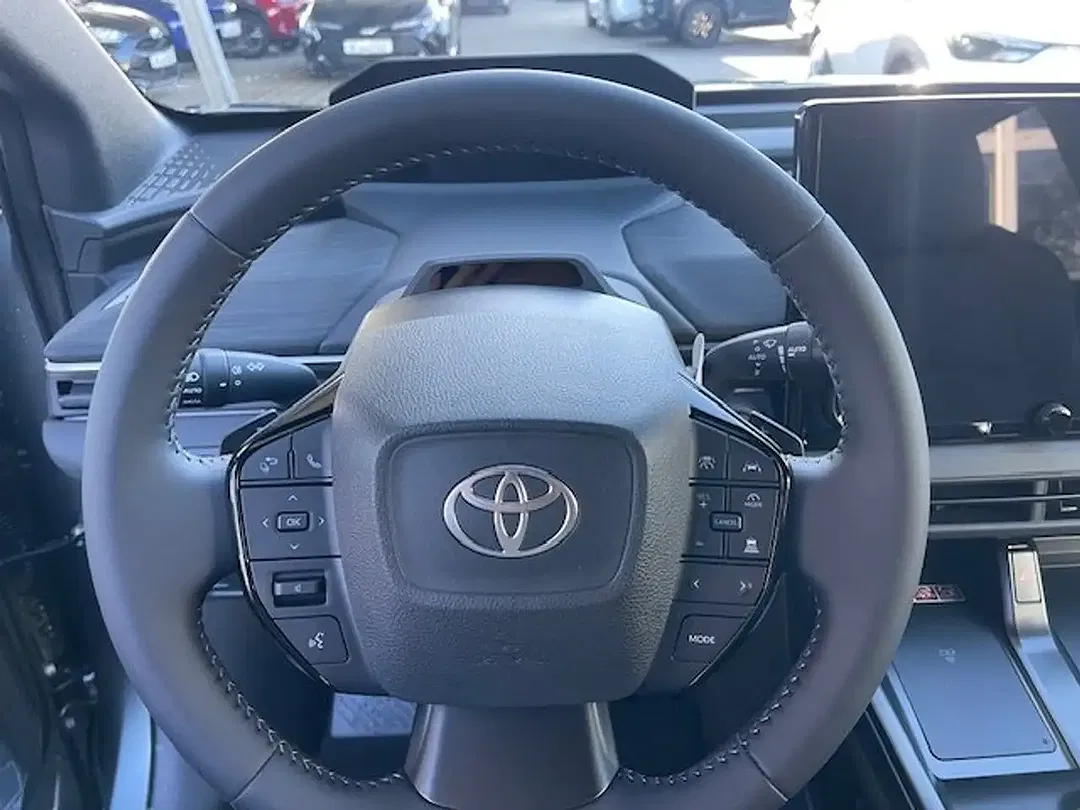 Toyota C-HR+ - Thumbnail 10