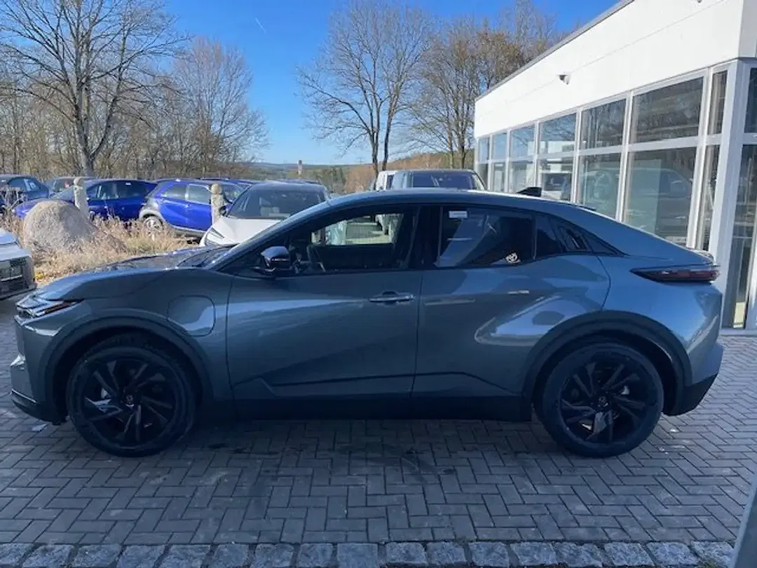Toyota C-HR+ - Thumbnail 3