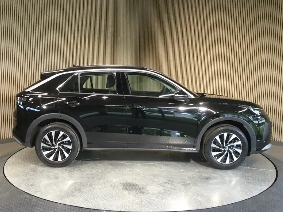 Volkswagen T-Roc - Thumbnail 5