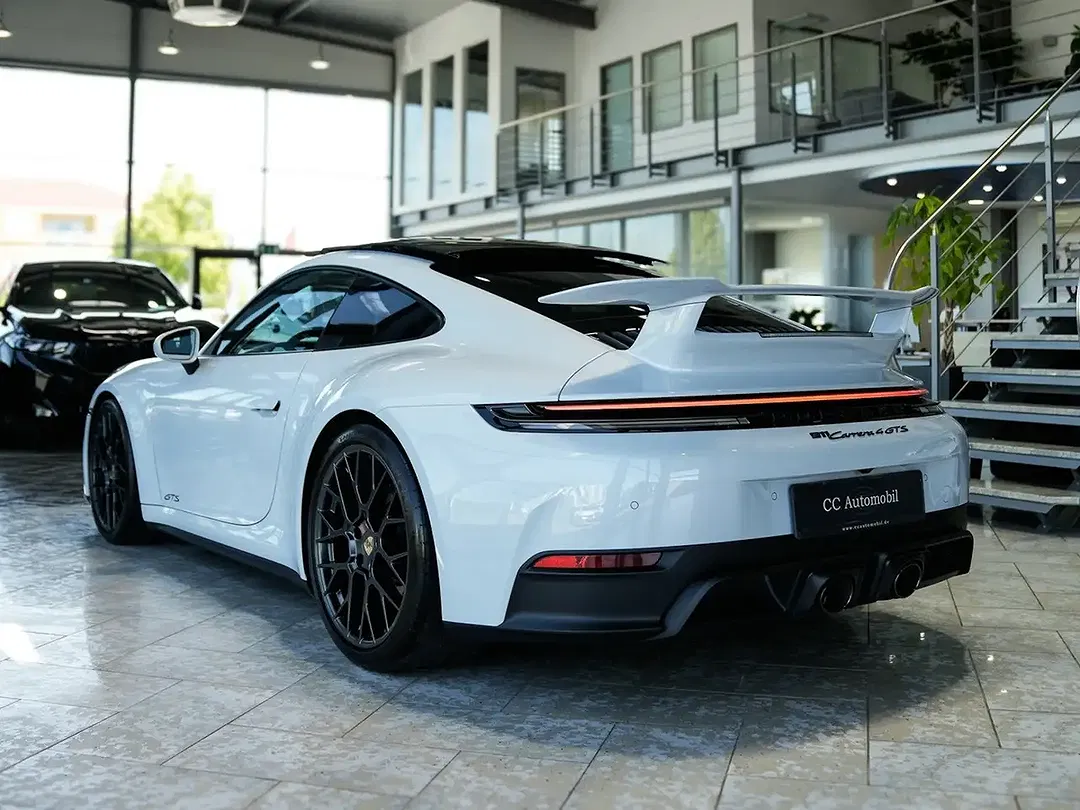 Porsche 911 - Thumbnail 10