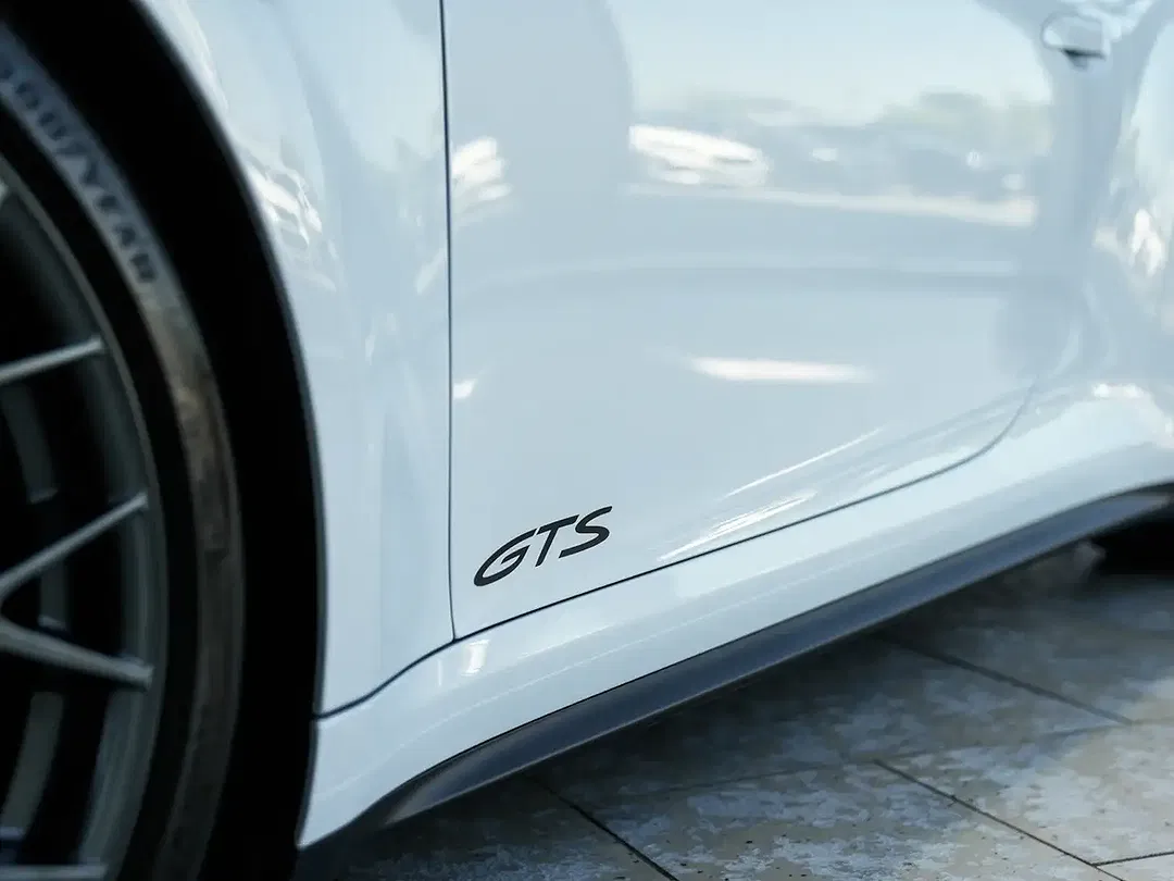 Porsche 911 - Thumbnail 11