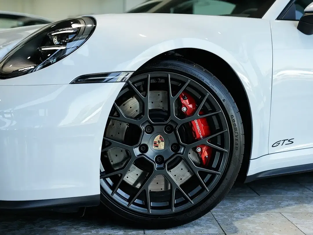 Porsche 911 - Thumbnail 5