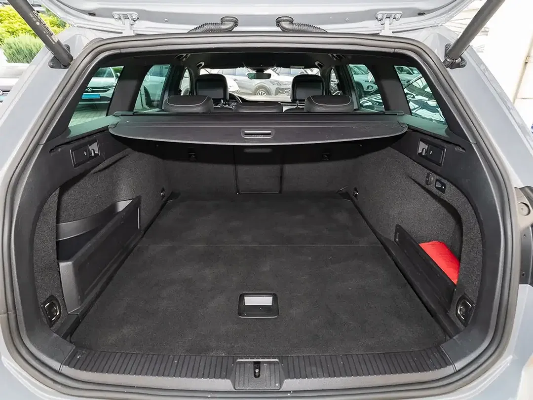 Volkswagen Passat Variant - Thumbnail 14