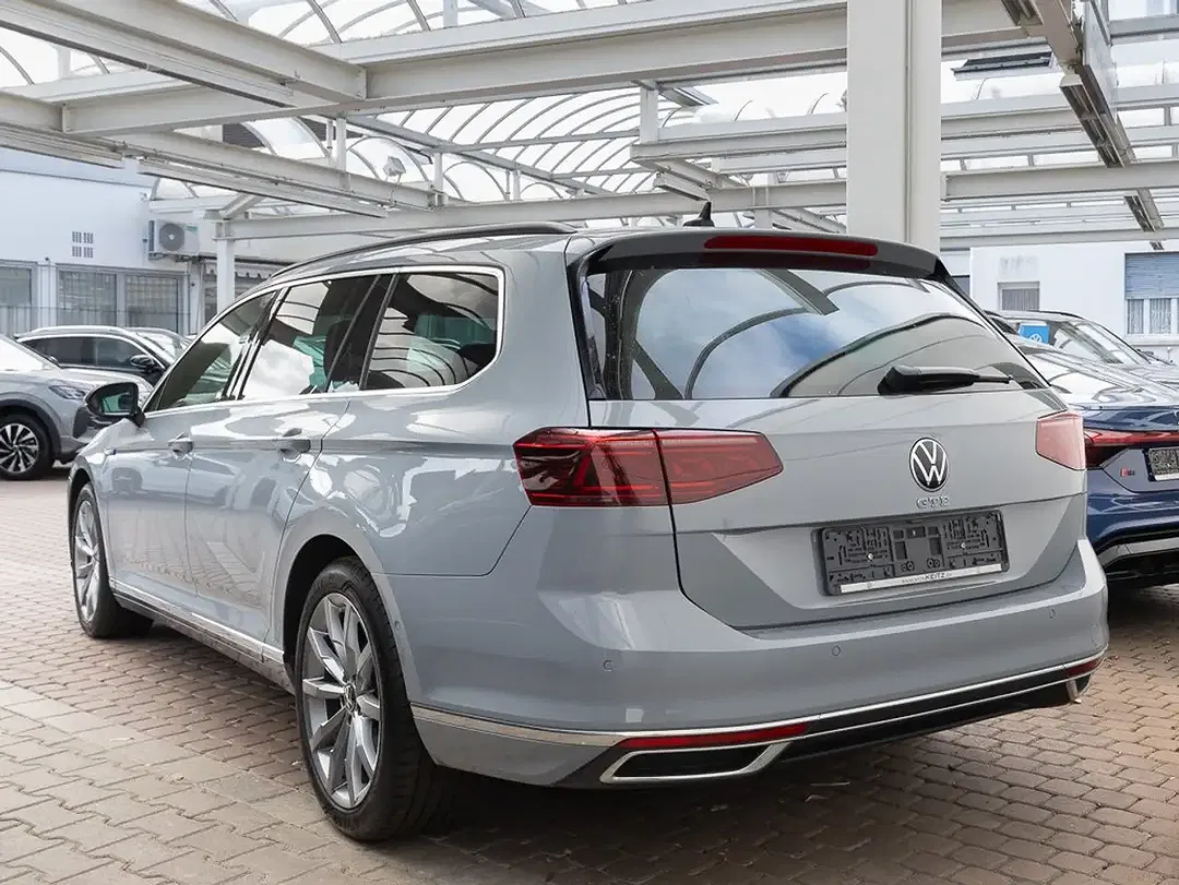 Volkswagen Passat Variant - Thumbnail 3