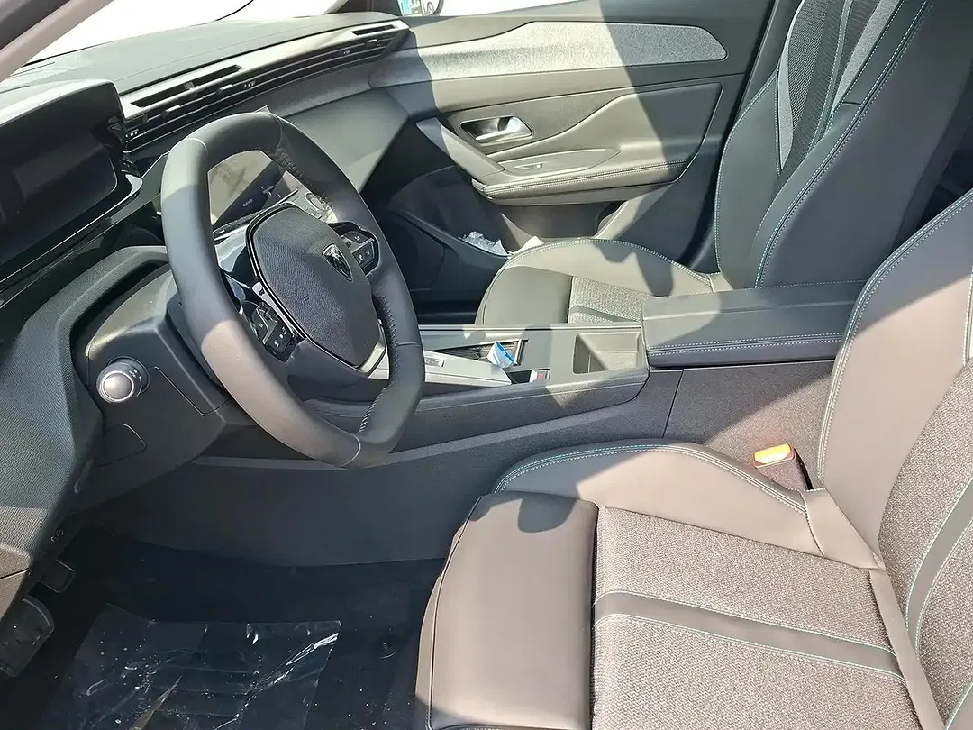 Peugeot 408 - Thumbnail 7