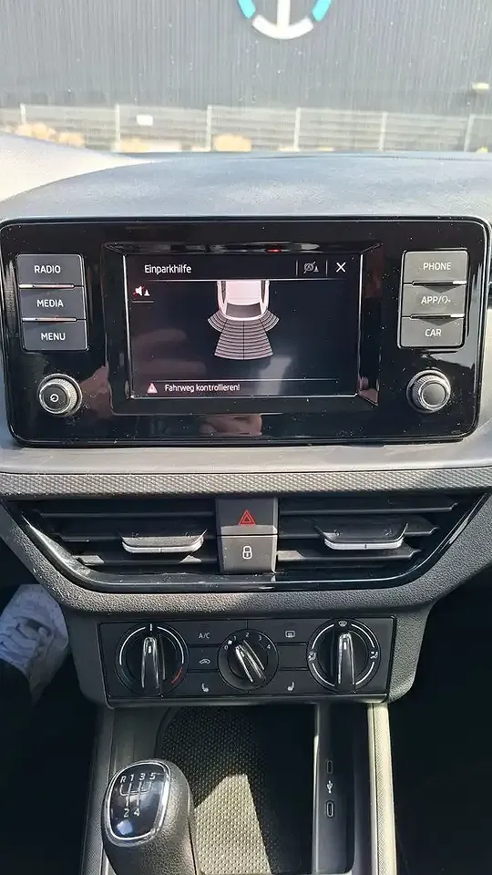 Skoda Scala 1.0 TSI - foto 6