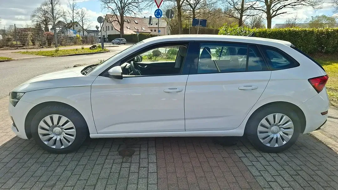 Skoda Scala - Thumbnail 3