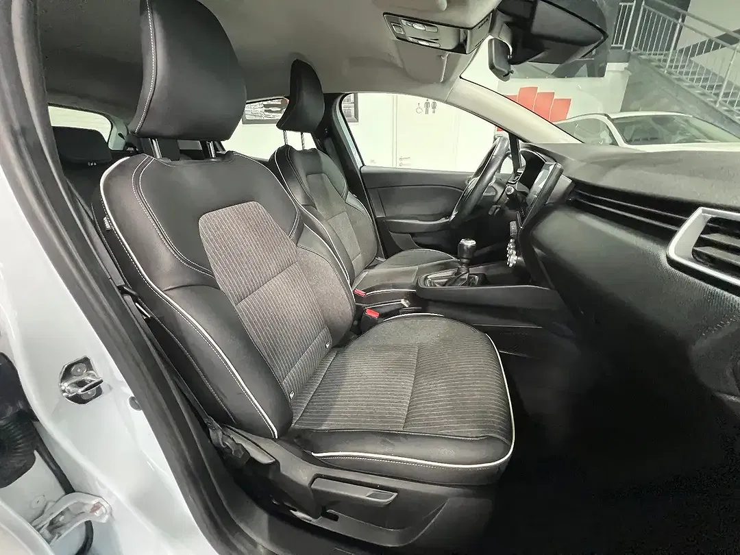 Renault Clio - Thumbnail 6