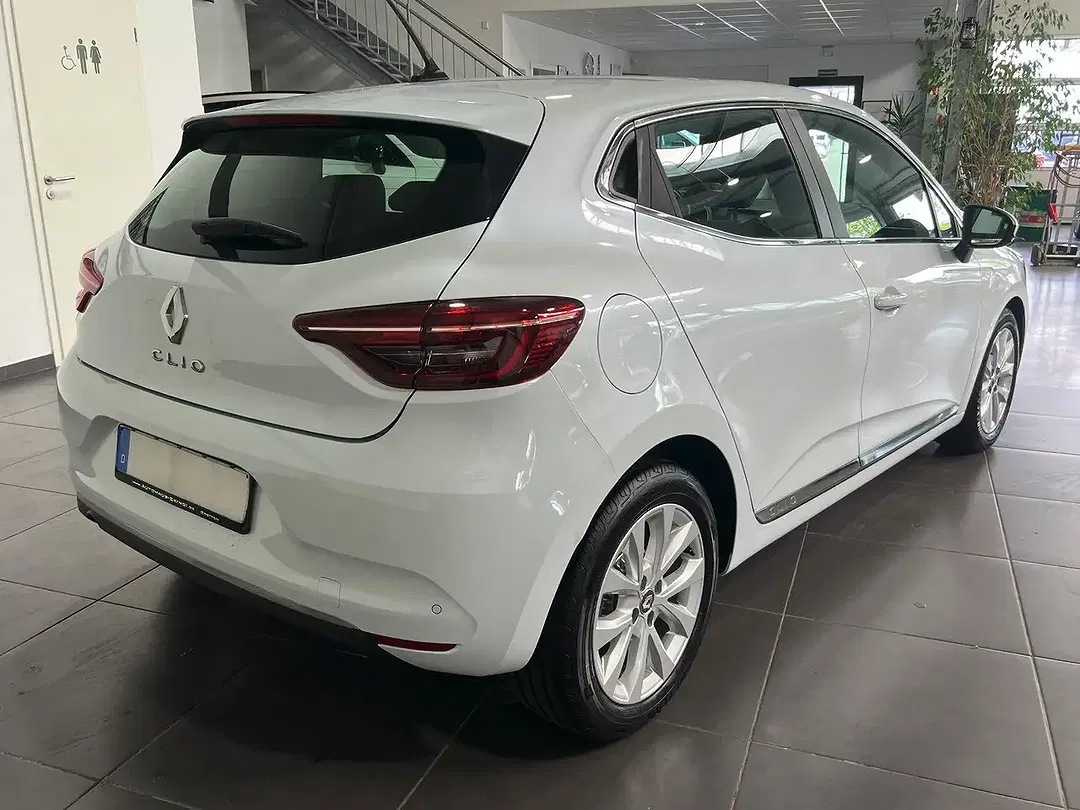 Renault Clio - Thumbnail 4