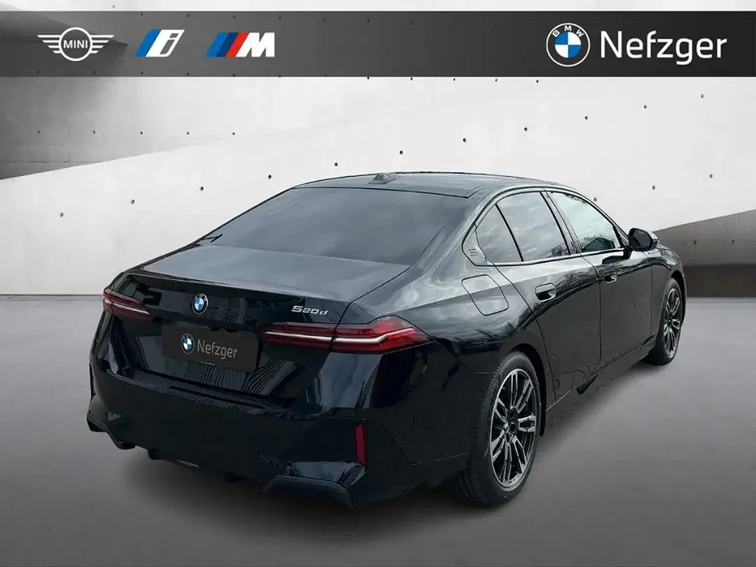 BMW 520 - Thumbnail 4