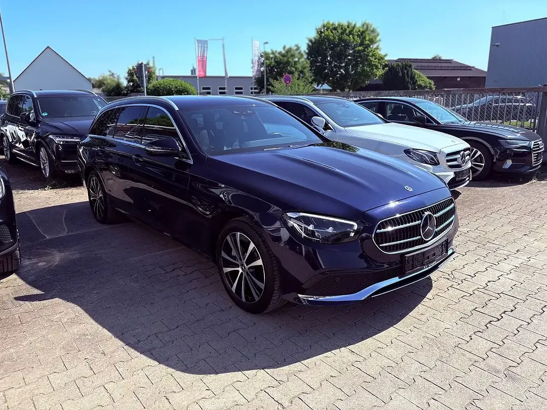 Mercedes-Benz E 300 - Thumbnail 5