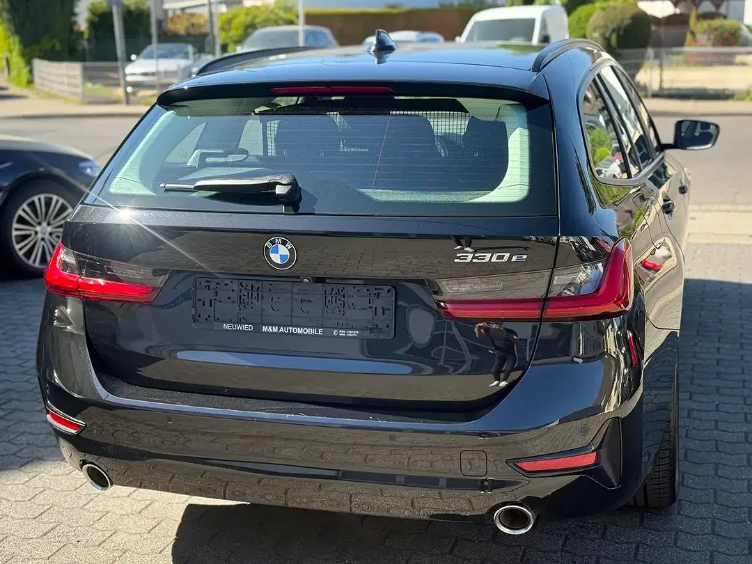 BMW 330 - Thumbnail 10