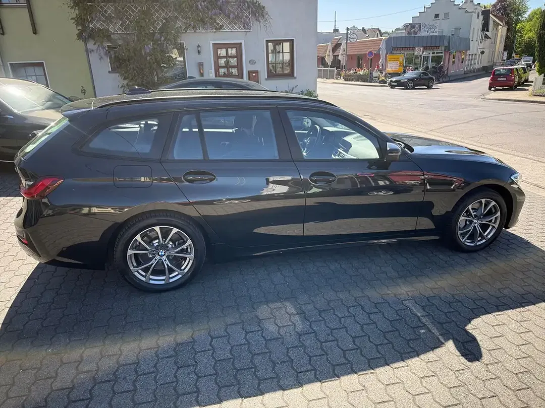 BMW 330 - Thumbnail 12