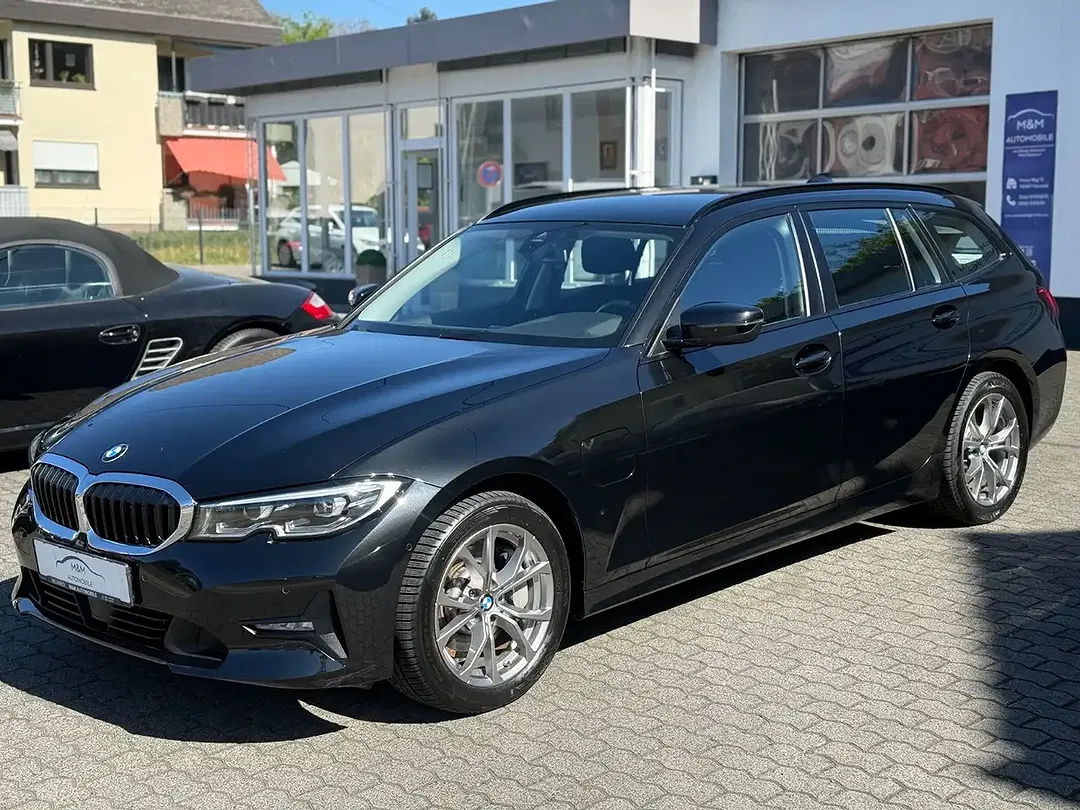 BMW 330 - Thumbnail 4
