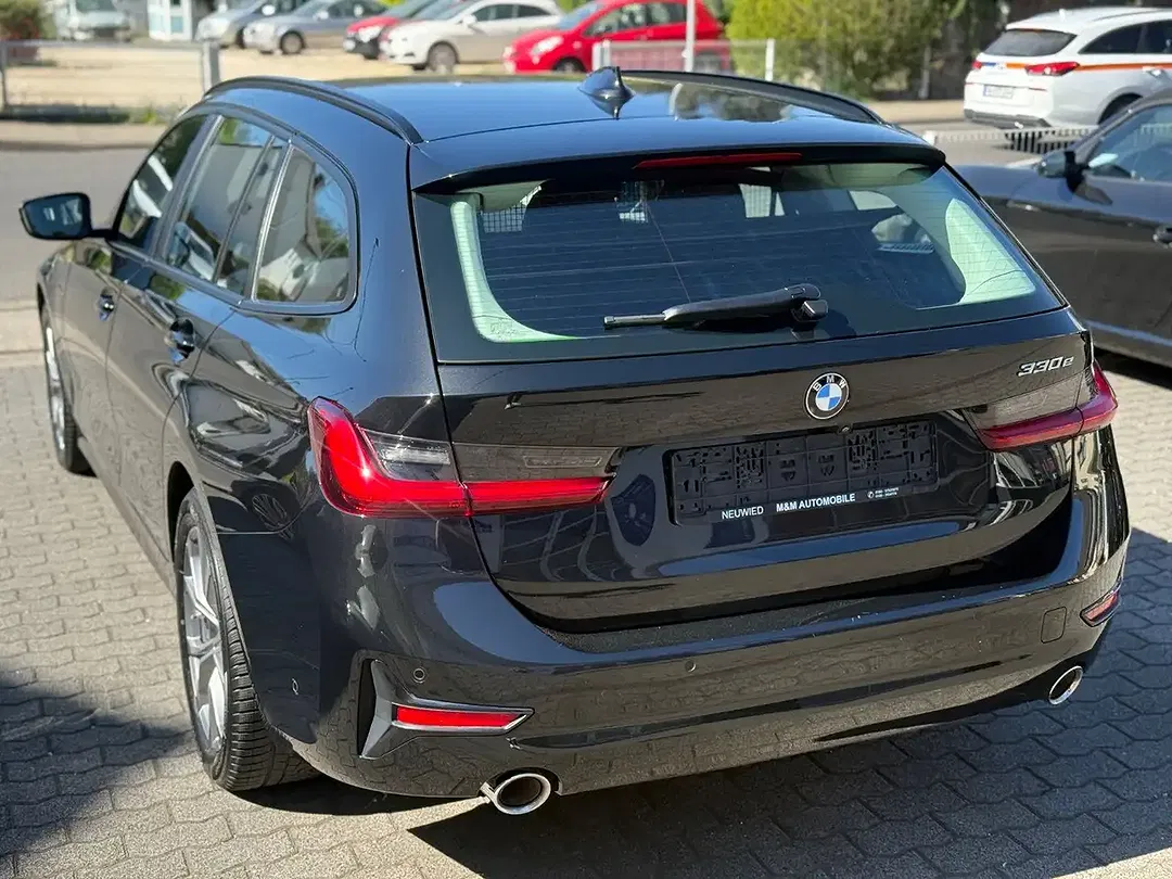 BMW 330 - Thumbnail 7