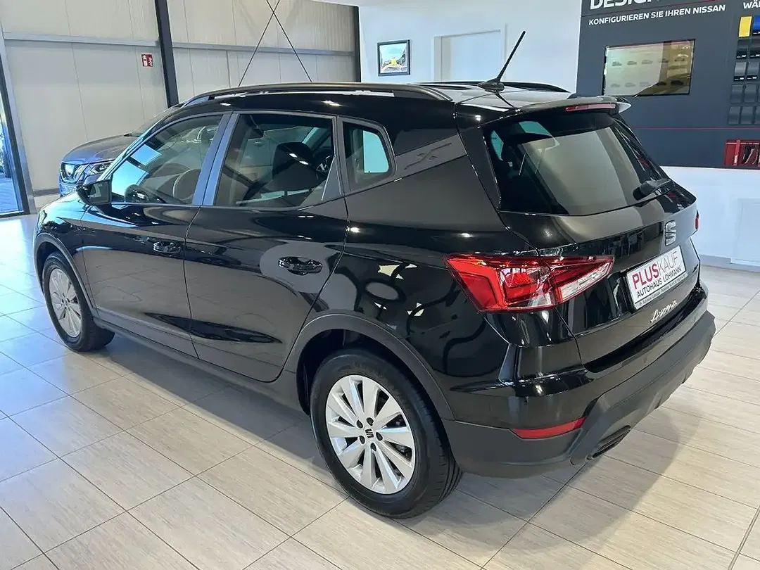 SEAT Arona - Thumbnail 4