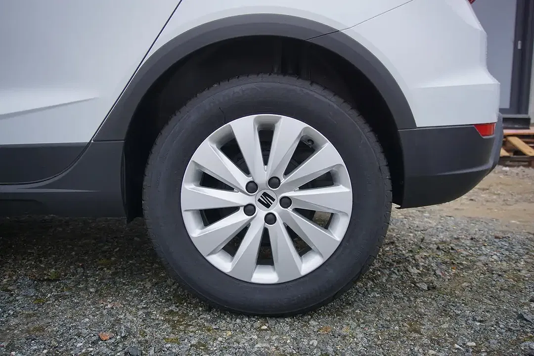 SEAT Arona - Thumbnail 3