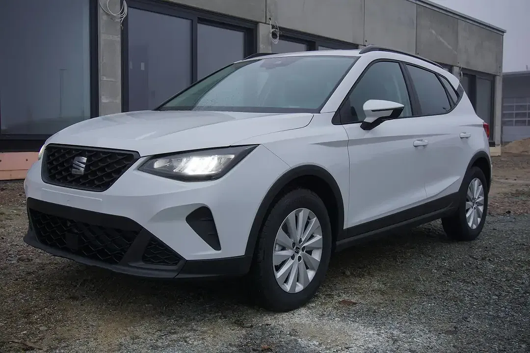 SEAT Arona - Thumbnail 4