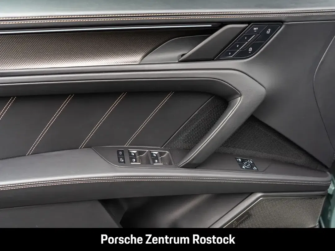 Porsche Cayenne - Thumbnail 22