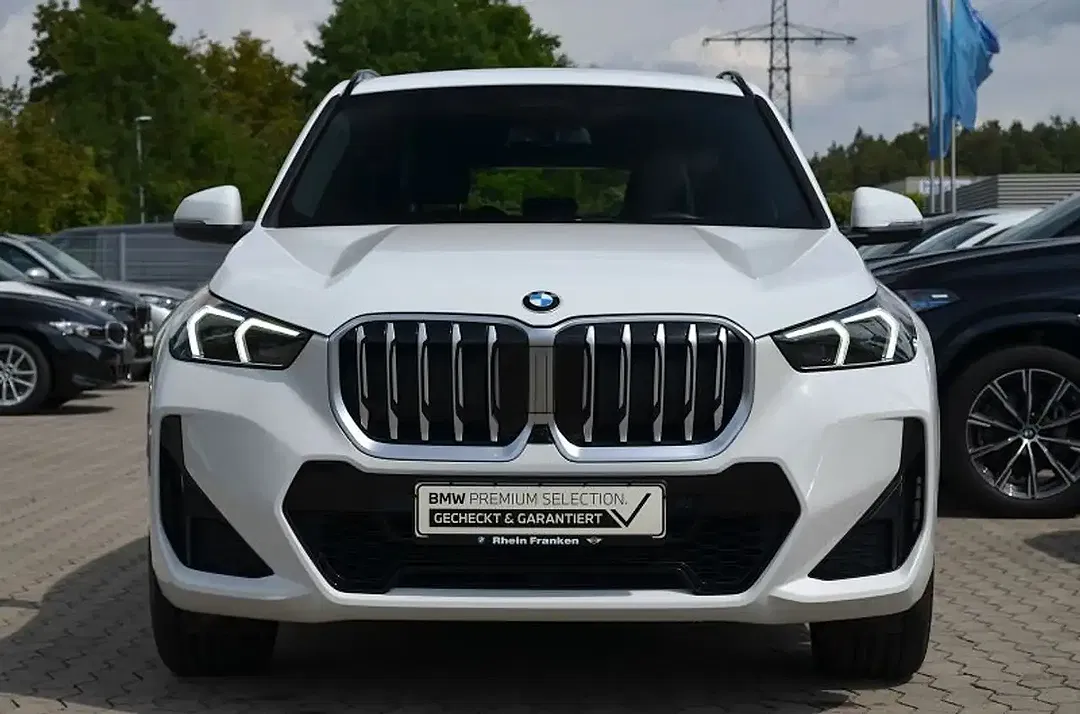 BMW X1 - Thumbnail 1