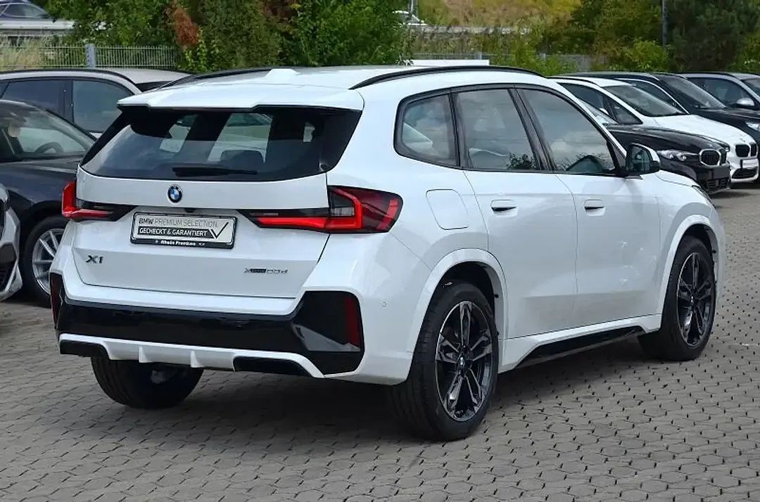 BMW X1 - Thumbnail 3