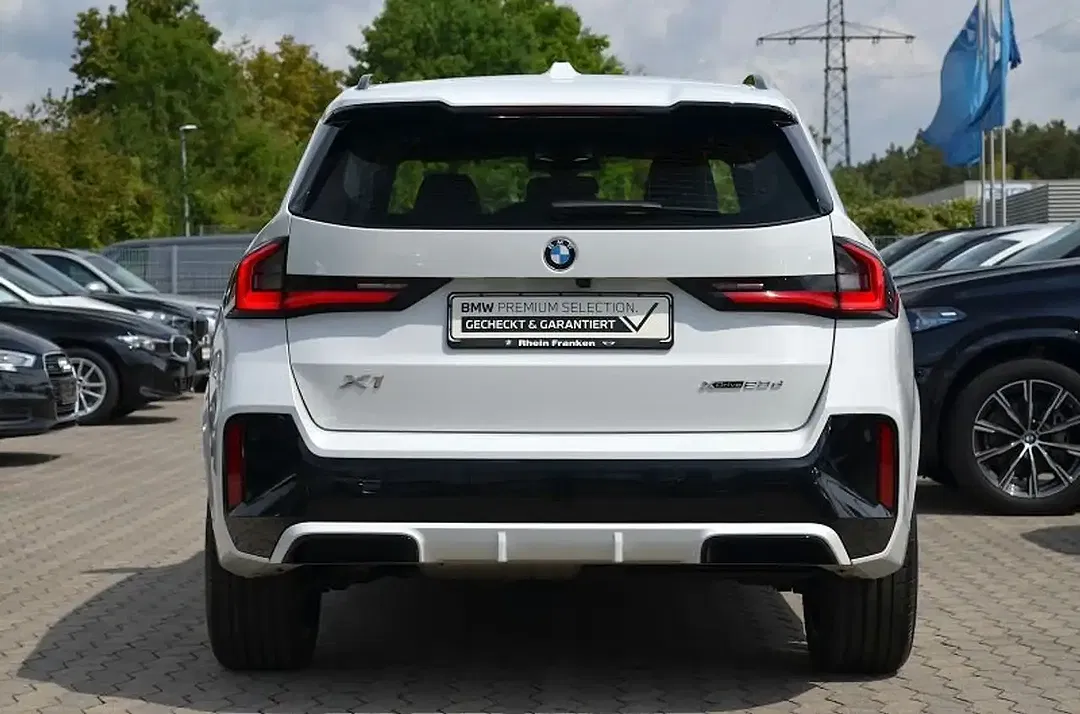 BMW X1 - Thumbnail 4