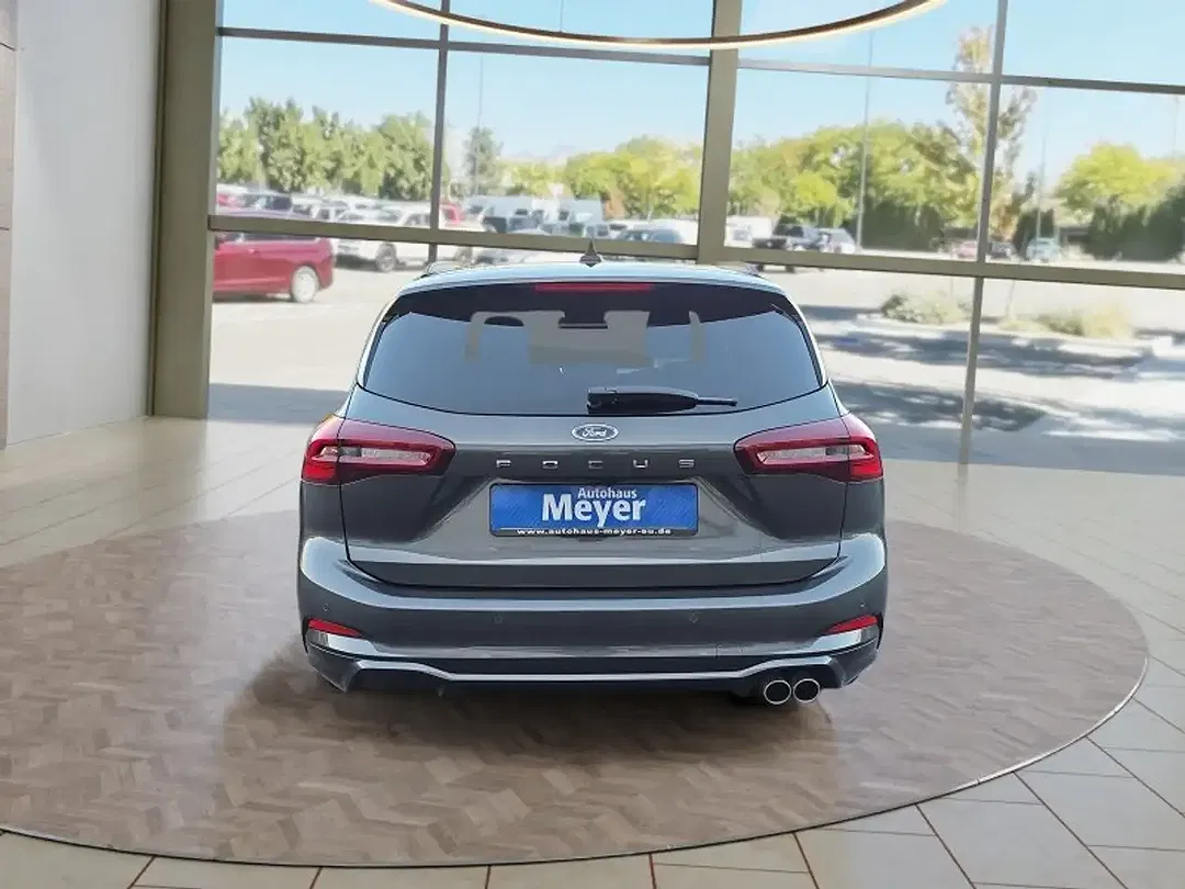 Ford Focus - Thumbnail 5