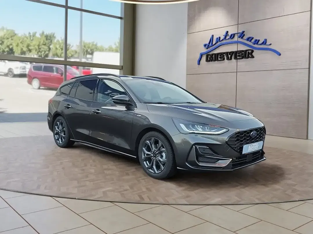 Ford Focus - Thumbnail 9