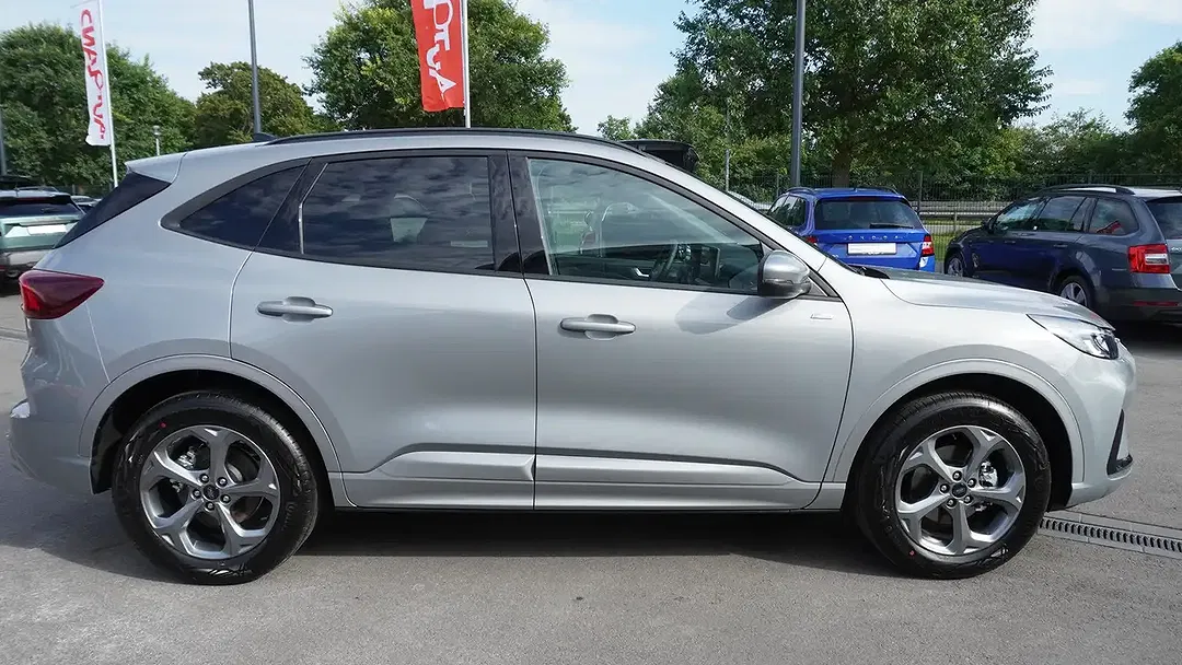Ford Kuga - Thumbnail 3