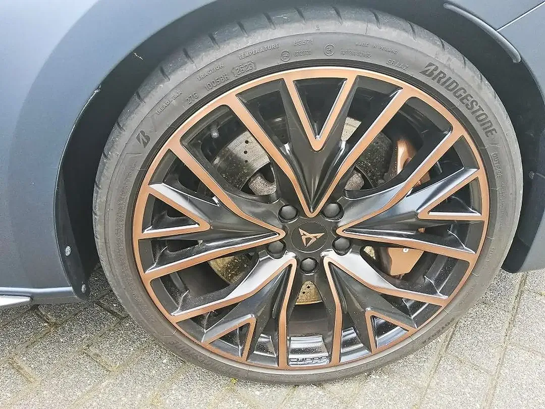 CUPRA Leon - Thumbnail 6