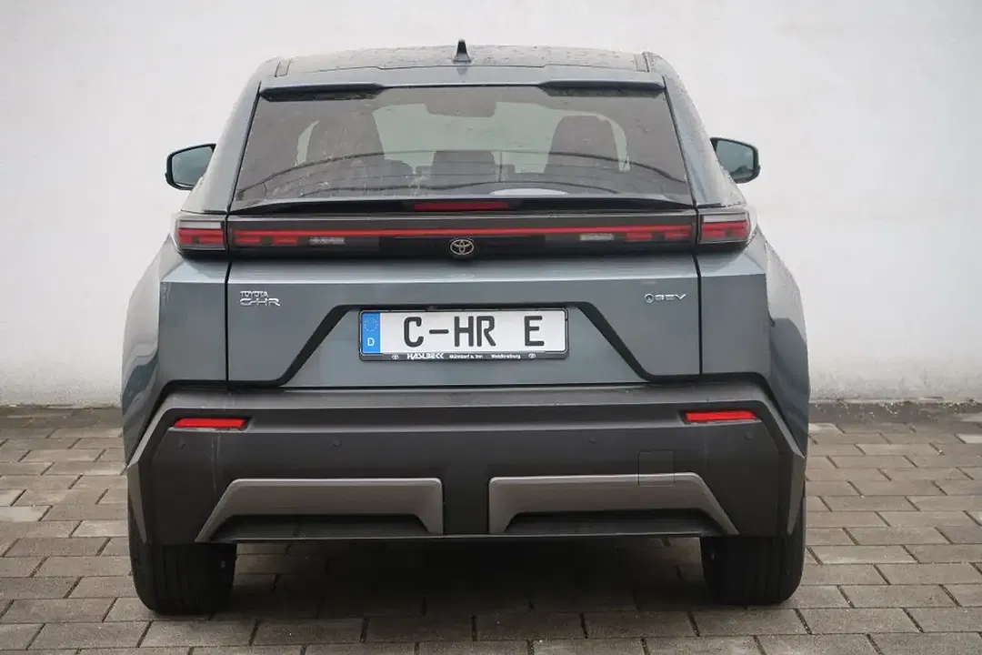 Toyota C-HR - Thumbnail 4