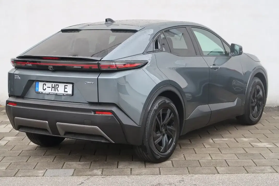 Toyota C-HR - Thumbnail 5