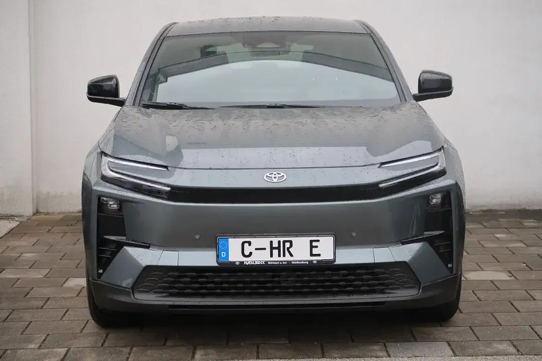 Toyota C-HR - Thumbnail 8