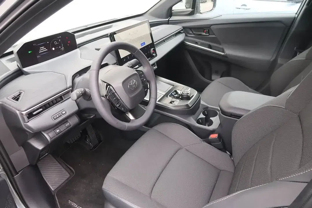 Toyota C-HR - Thumbnail 9
