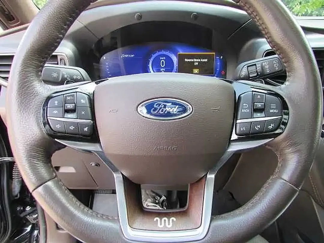 Ford Explorer - Thumbnail 11