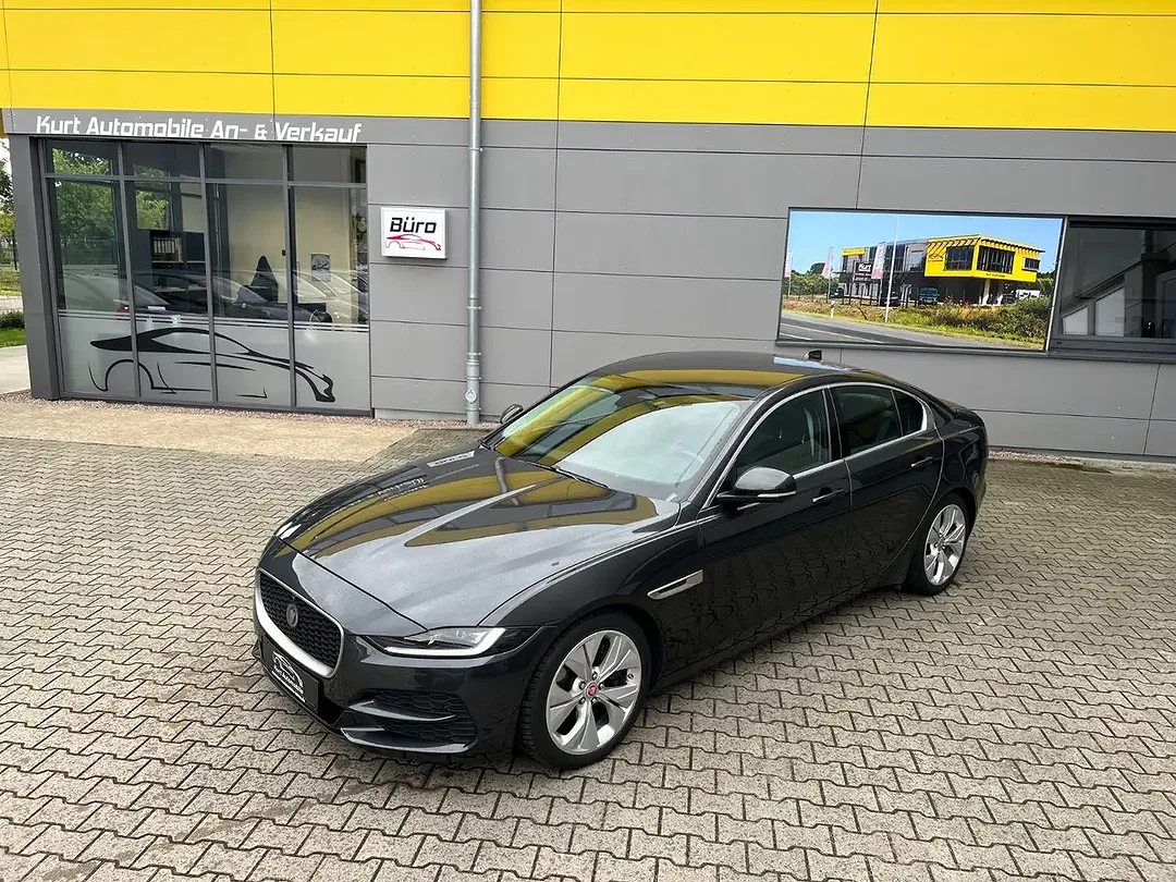 Jaguar XE - Afbeelding 1