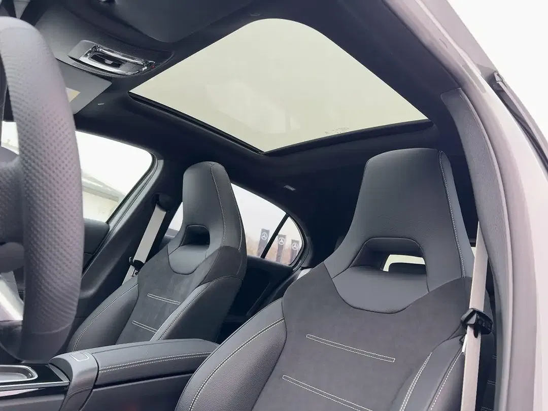 Mercedes-Benz A 200 - Thumbnail 13