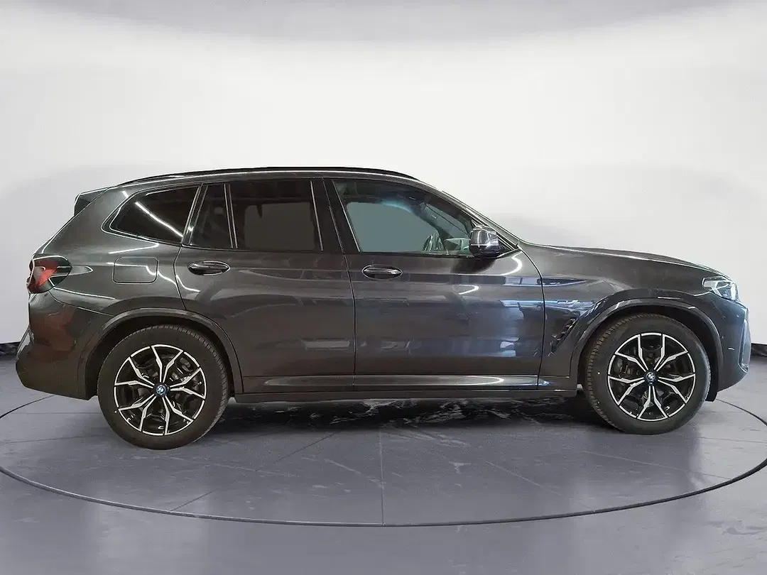 BMW X3 - Thumbnail 6
