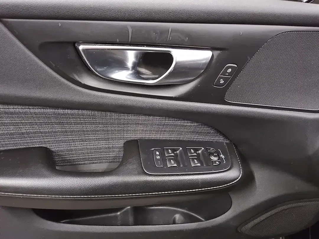 Volvo V60 - Thumbnail 10