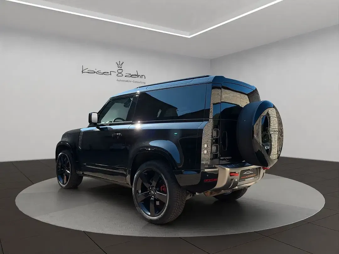 Land Rover Defender - Thumbnail 3