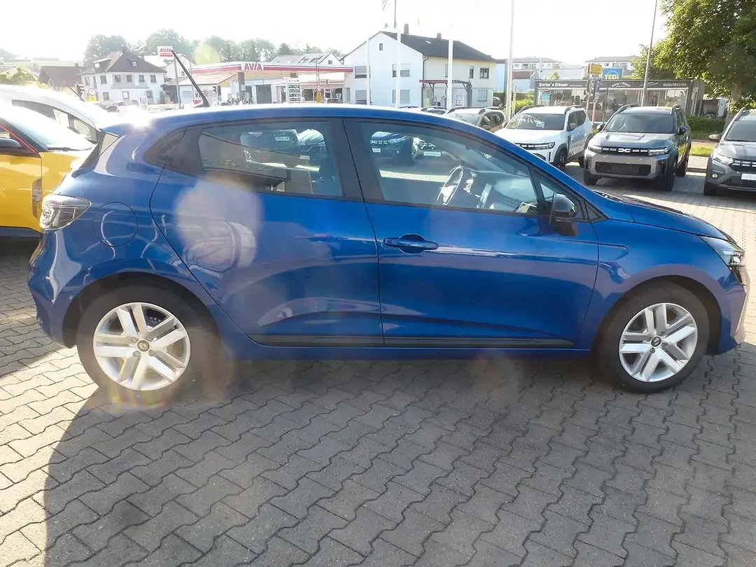 Renault Clio - Thumbnail 4